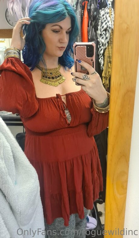 roguewildinc model hot photos