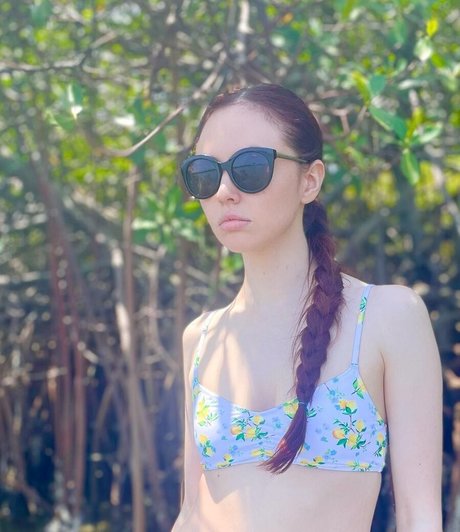 Quantum ASMR nude model pics