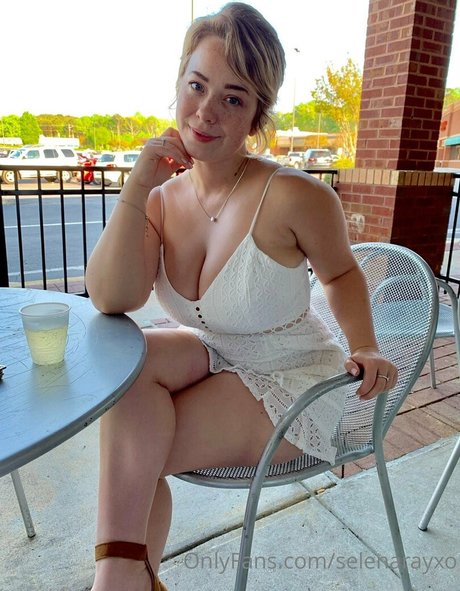 selenarayxo hot model pictures