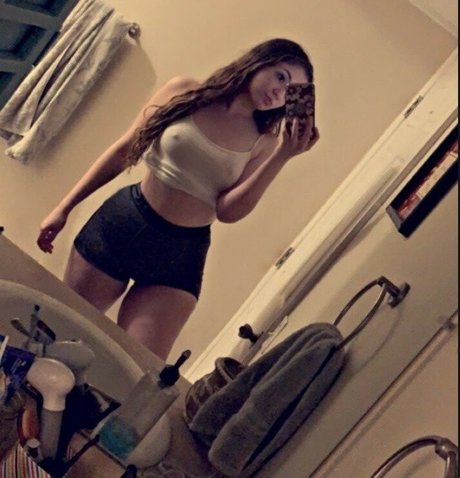 kaylabelofski hd actress images