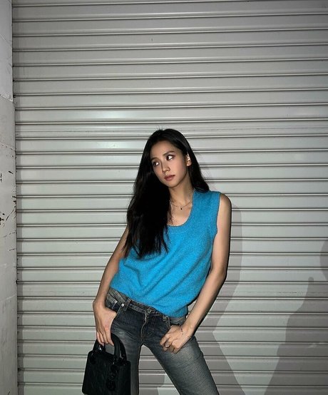 Jisoo pretty model image