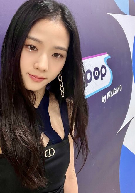 Jisoo naked model pics