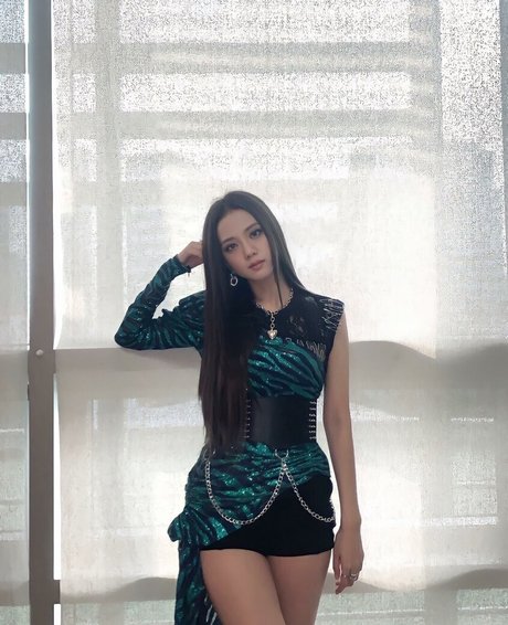 Jisoo model porn galleries