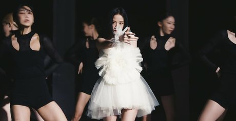 Jisoo model erotic img