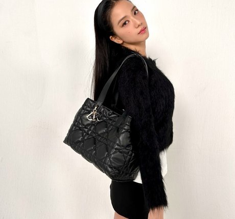 Jisoo pretty model img