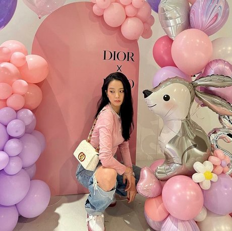 Jisoo star erotic pics