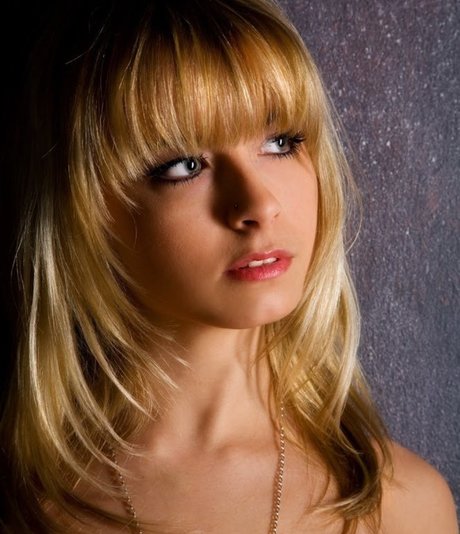 Mia Julia Brueckner adult model image