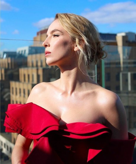 Jodie Comer model free img