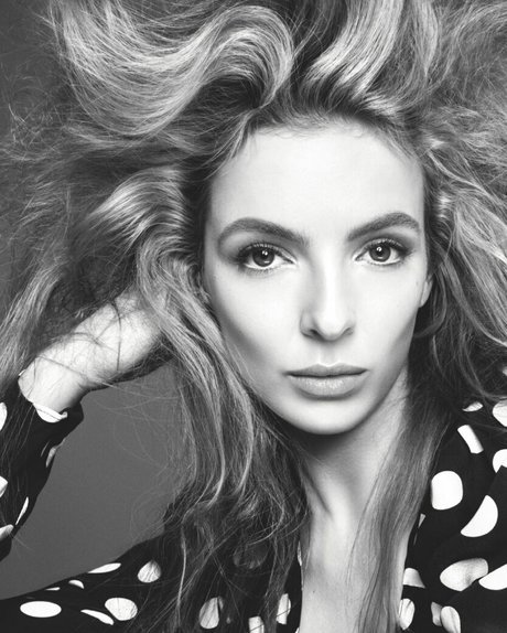 Jodie Comer art star picture