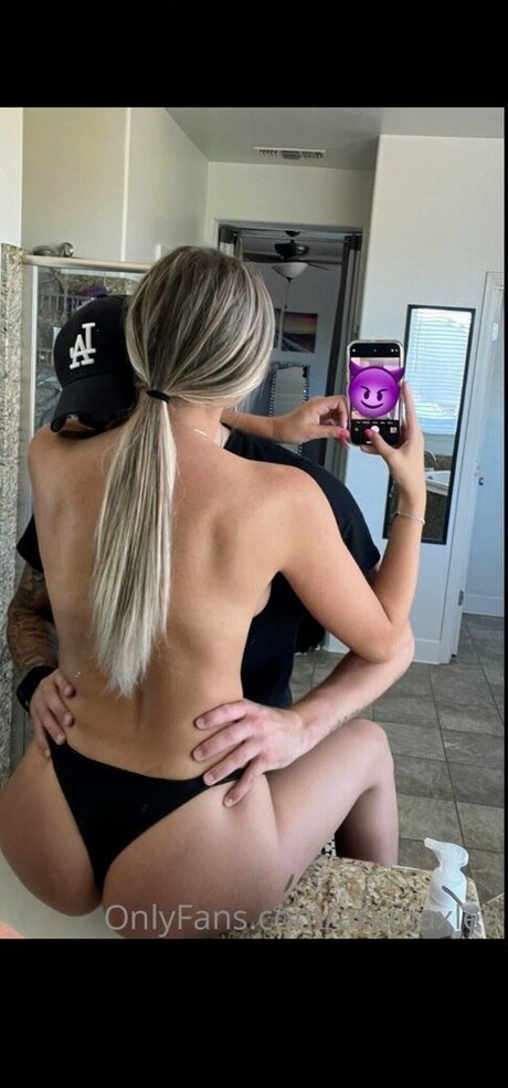 Ariana Lee Bonfiglio erotic model gallery