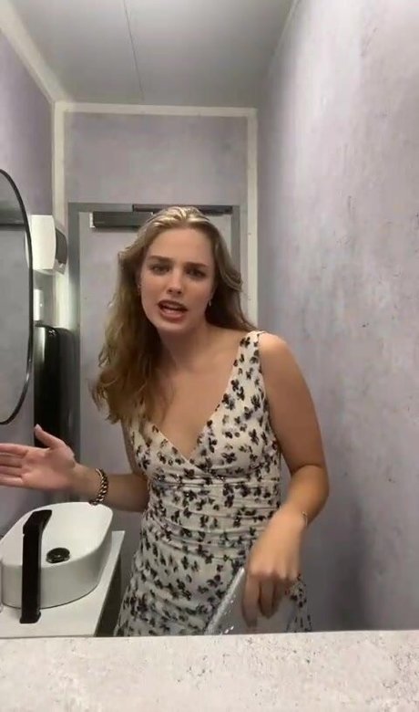 Teagan Croft model naked pic