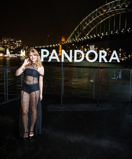 Teagan Croft model free pictures