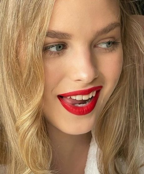 Teagan Croft naked star image