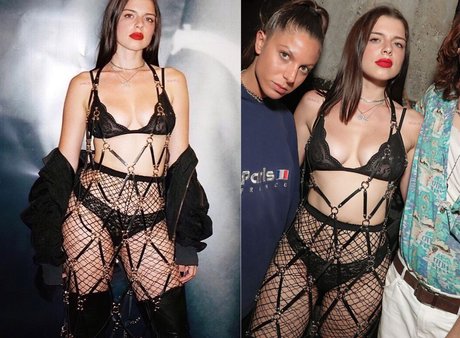 Julia Fox sex model photo