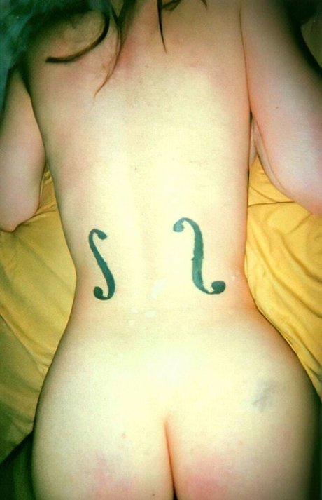 Julia Fox pornographic model img