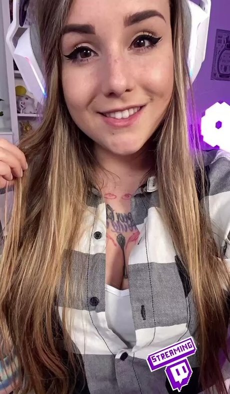 Missrage naked actress image