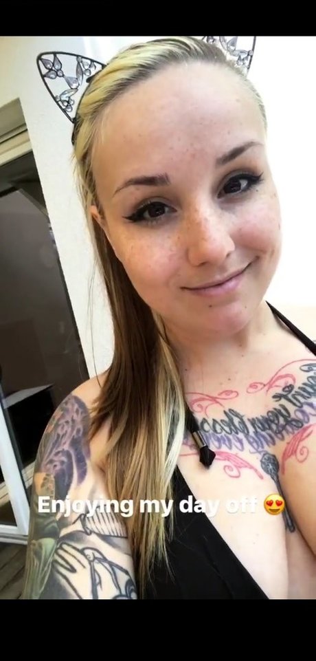 Missrage model hd gallery