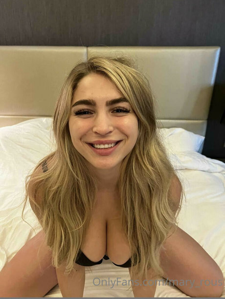 Maryrous pornstar erotic pics