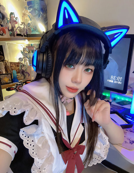 Jiu Yan exclusive actress pics