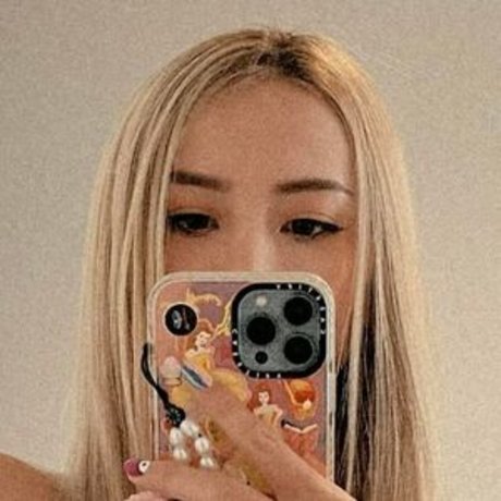 Soraya Upaiprom star sexy pics