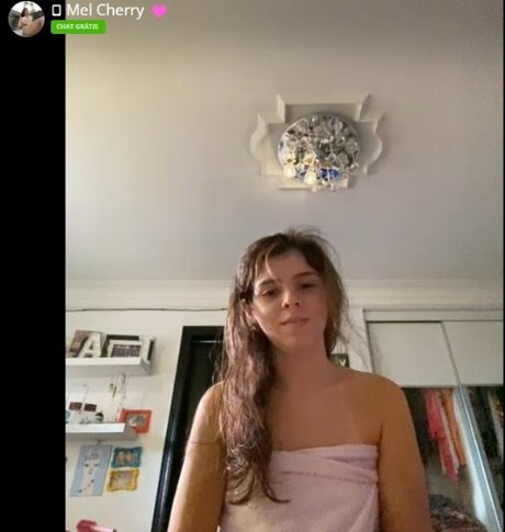 guimaraess1__ adult actress photo