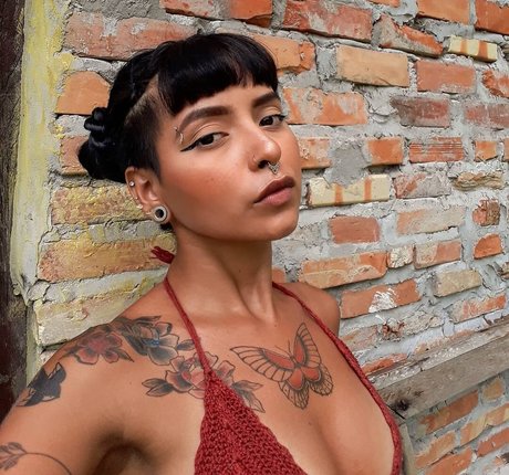 guimaraess1__ sexy actress pictures