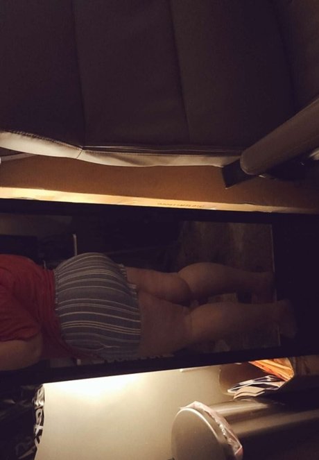 tiny onlyfans pornos images