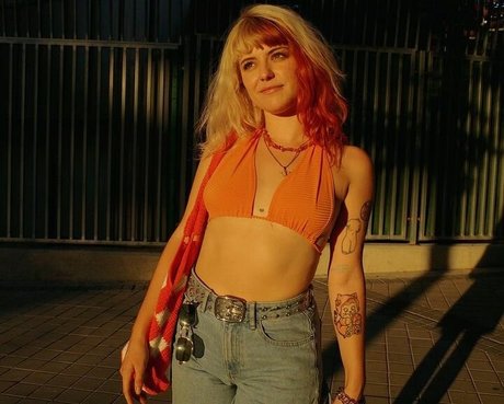 Alba Reche top star image