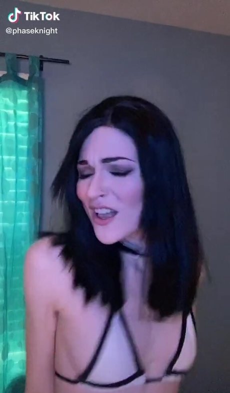 Phaseknight nude model photos