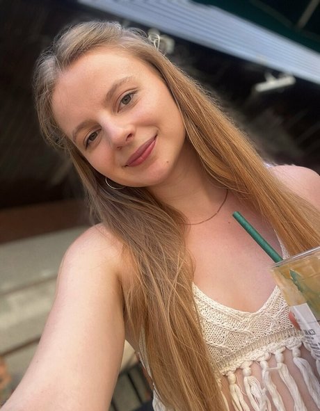 caseyshy pornographic model img