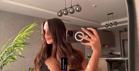 Kardelen Toprak sex actress pictures