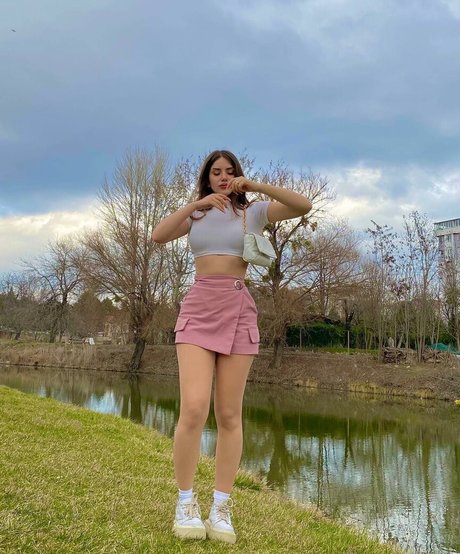 baharkayaar star sexy picture