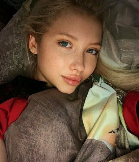 kylienextdoor69 model galleries