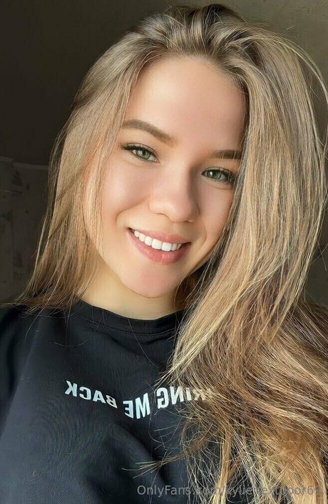 wet onlyfans top picture