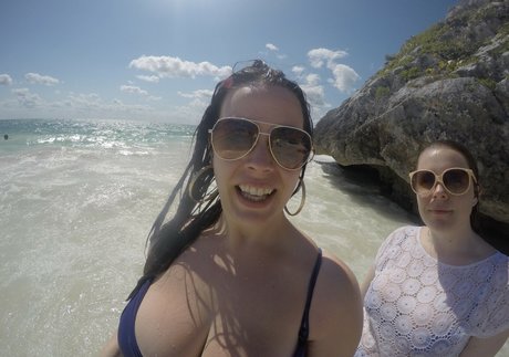 Kinsey Osborn porn model photos