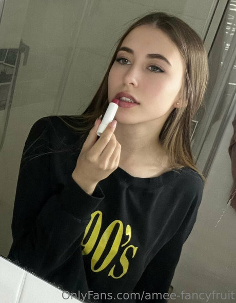 little lisa model pornographic galleries