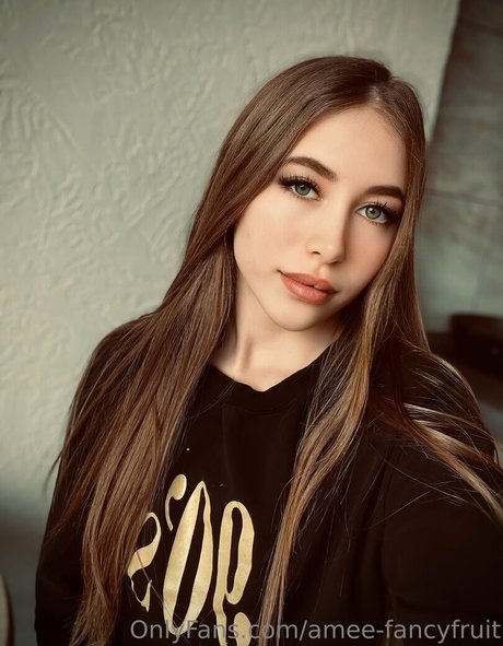 little lisa art model img