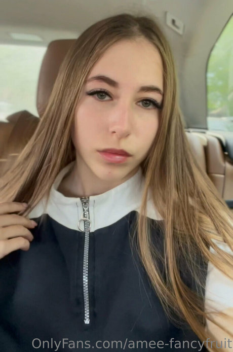 little lisa model free pics