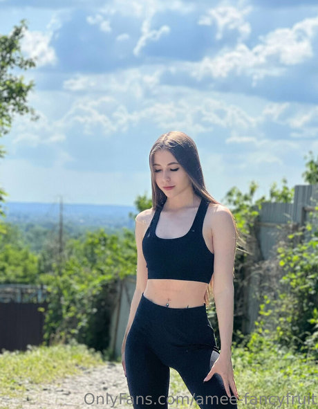 little lisa model top archive