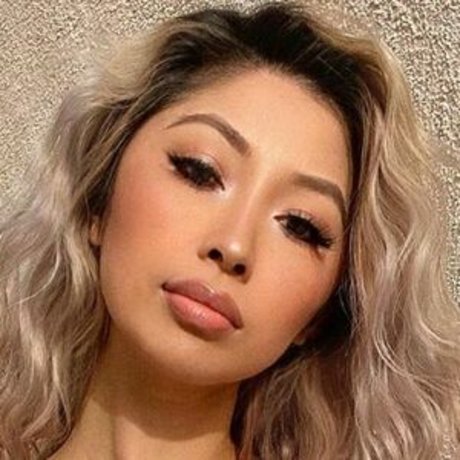 Catherine Lynn exclusive model picture