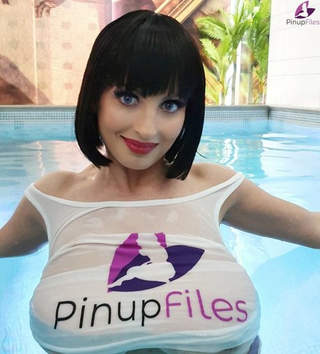 Lisa Bukawski art star pic