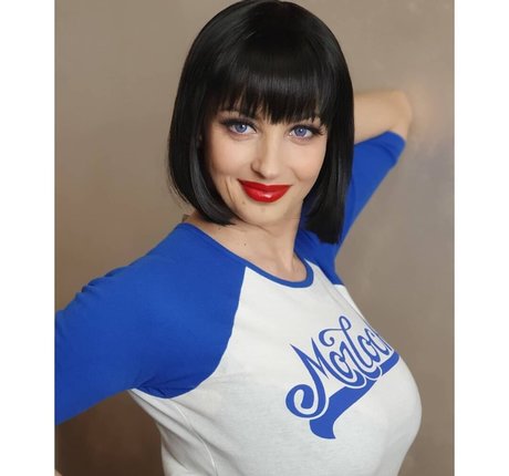 Lisa Bukawski exclusive pornstar image