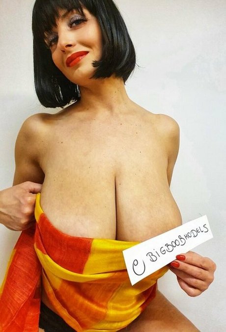 Lisa Bukawski pornstar hot images