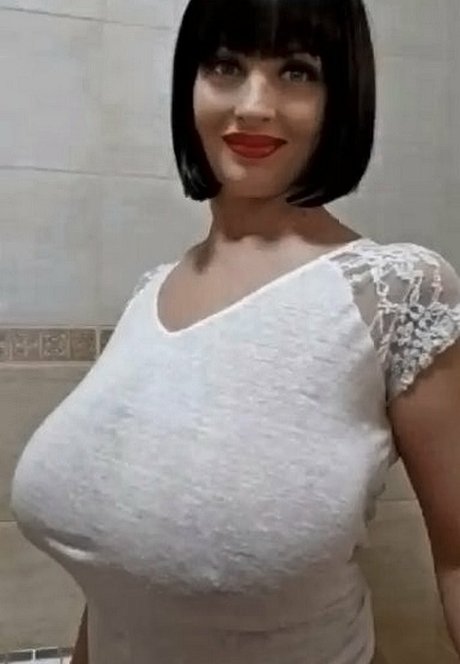 Lisa Bukawski pornographic model images