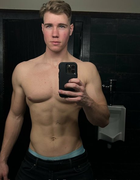 swolemattyy star nudes picture