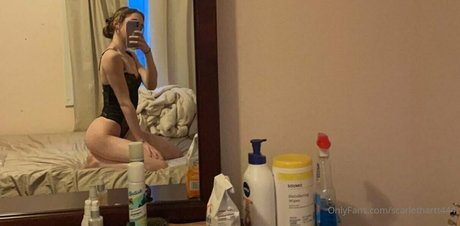 scarlethartt444 erotic actress picture