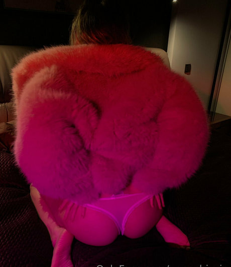 uanochi vip nudes model pictures