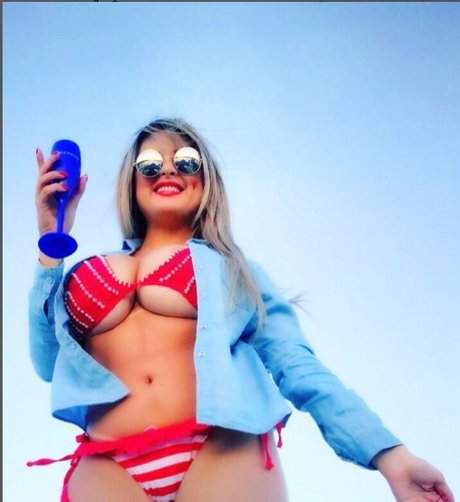 Garotas De Brasilia star exclusive pics