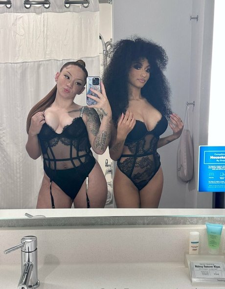 cutiewet erotic pornstar pic