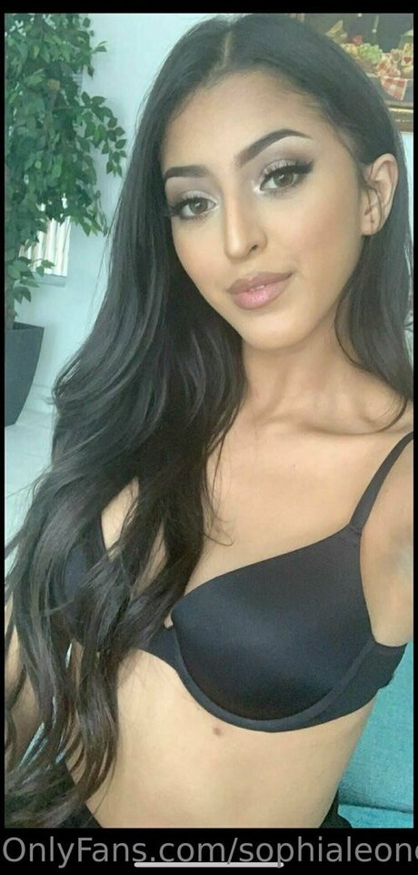 Sophialeonexo hd model picture